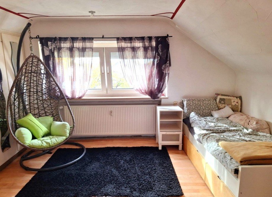 Zimmer DG Zweifamilienhaus S��en