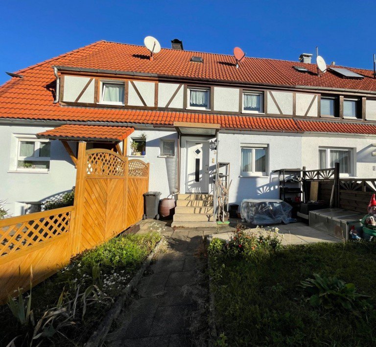 Ansicht Salach Reihenmittelhaus Reihenhaus mit Garten und neuwertiger Einbauk�che in Salach-Nord!