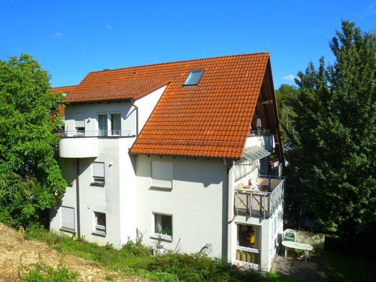 Ansicht Eislingen Dachgeschosswohnung Tolle 4,5-Zimmer-Eigentumswohnung mit ausgebautem Dachboden in ruhiger Halbh�henlage!