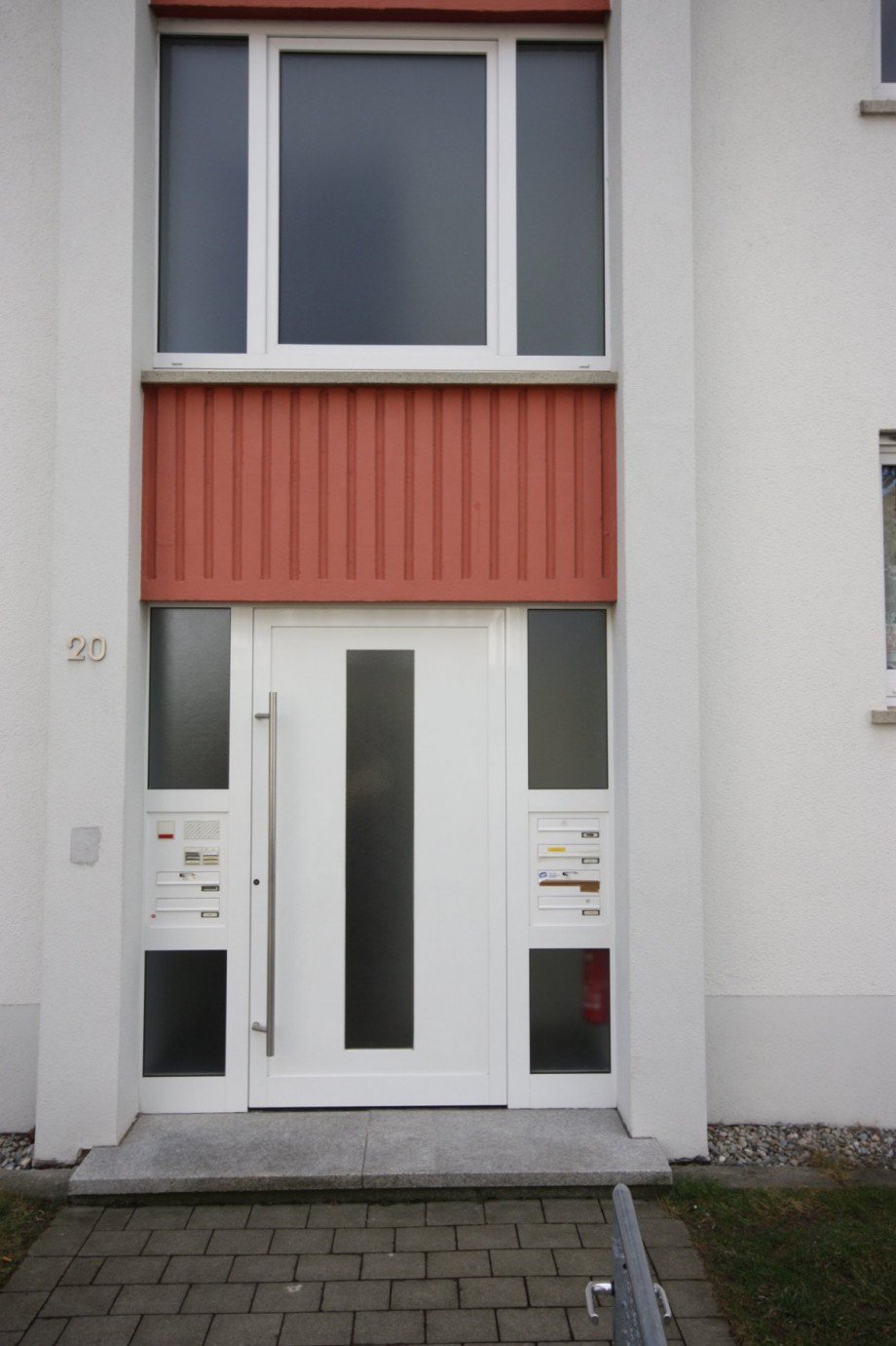 Hauseingang Mehrfamilienhaus G�ppingen