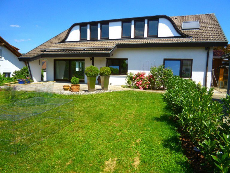 Ansicht Ottenbach Zweifamilienhaus Exklusives Ein-/Zweifamilienhaus in bester Lage und herrlichem Garten!