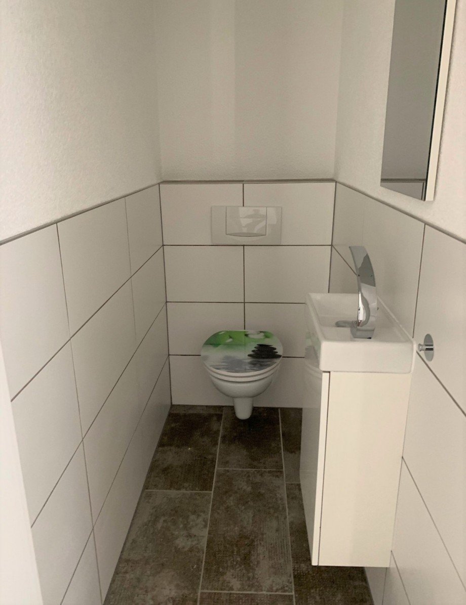 G�ste-WC Dachgeschosswohnung Donzdorf