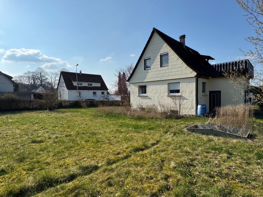 Ansicht und Garten Einfamilienhaus Donzdorf