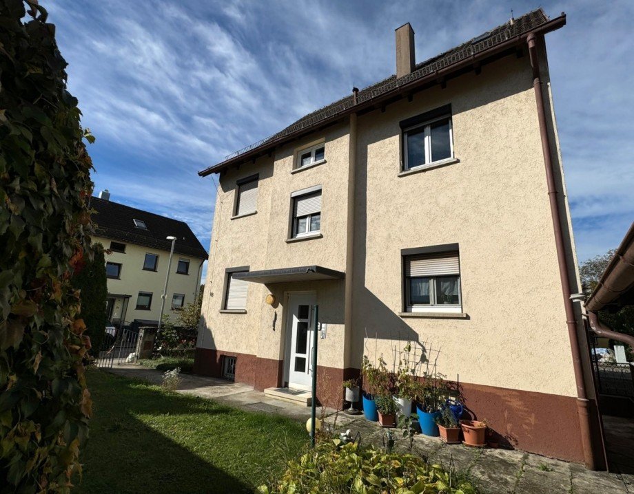 Ansicht mit Hauseingang Mehrfamilienhaus Salach