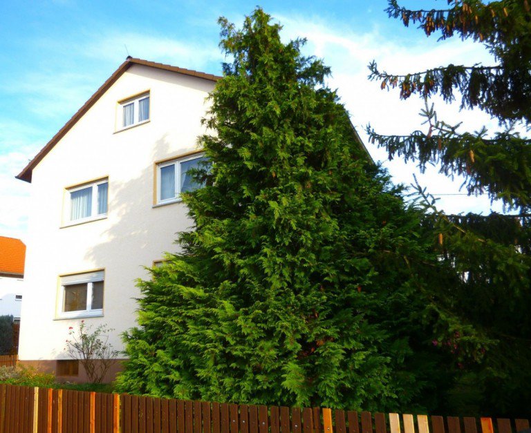 Ansicht Salach Zweifamilienhaus Freistehendes Zweifamilienhaus mit Garten und Doppelgarage!