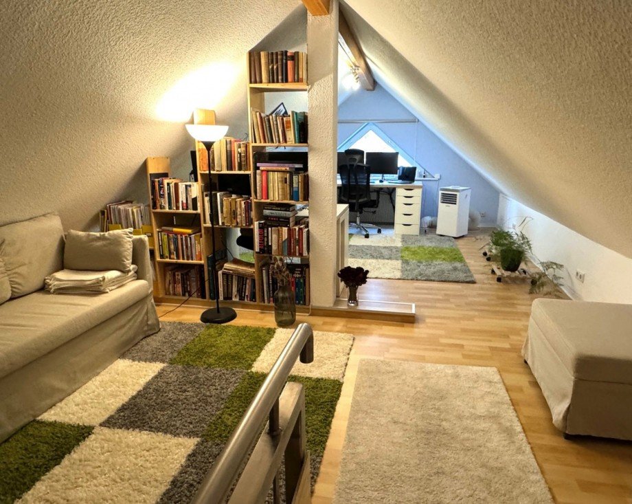 ausgebaute B�hne Dachgeschosswohnung Eislingen