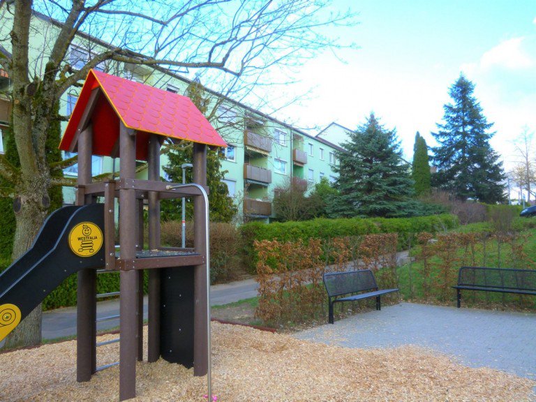 Ansicht G�ppingen-Ursenwang Etagenwohnung Familien aufgepasst! Gro�z�gige 4-Zimmer-Eigentumswohnung mit sonnigem Balkon!