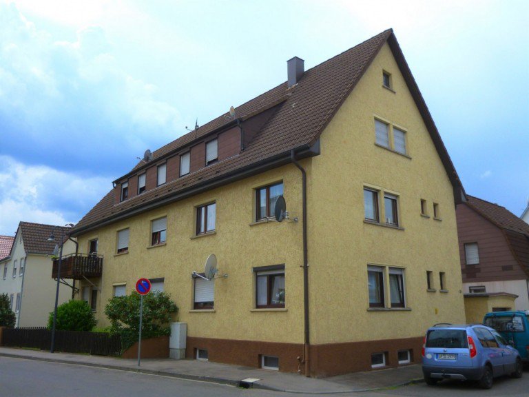 Ansicht Eislingen Dachgeschosswohnung Sanierungsbed�rftige 3-Zimmer-Eigentumswohnung im Dachgeschoss eines Sechsfamilienhauses!