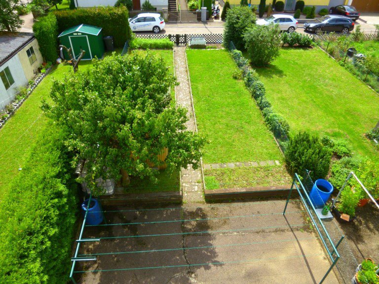 Blick in den Garten Salach Reihenmittelhaus Wohnraum in H�lle und F�lle!