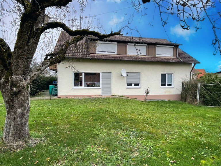 Ansicht Blaubeuren Zweifamilienhaus Zweifamilienhaus mit gro�z�gigem Grundst�ck und Scheuer in Sonderbuch!