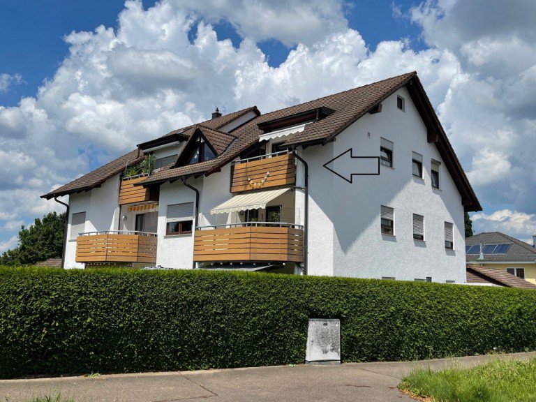 Ansicht Eislingen Dachgeschosswohnung Schicke 3-Zimmer-Eigentumswohnung mit ausgebautem Dachboden und Einzelgarage!