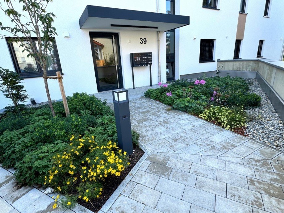 Hauseingang Etagenwohnung Salach