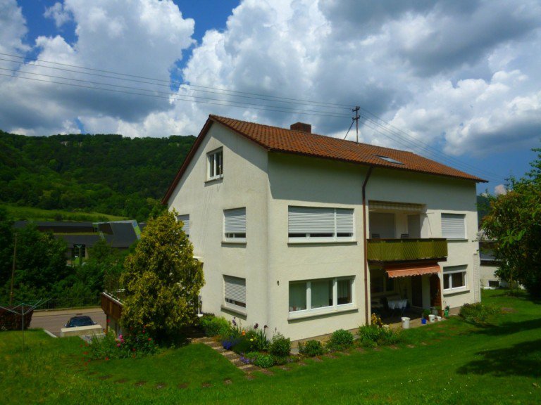 Ansicht Bad �berkingen Dachgeschosswohnung Modernes Wohnen mit eigenem Garten!