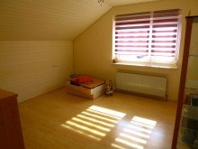 Kind Ein tolles Familienheim mit Garten!