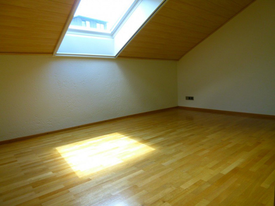 Kind Dachgeschosswohnung Bad �berkingen