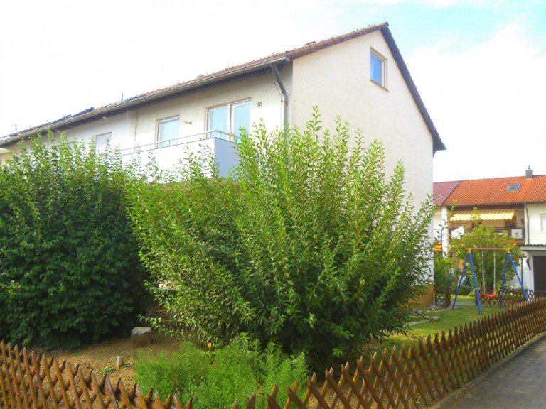 Ansicht Salach Reihenendhaus Ideal f�r Familien! Gro�z�giges Reiheneckhaus mit sch�nem Garten in beliebter Wohnlage!