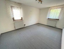 Kind Freistehendes Einfamilienhaus mit herrlicher Aussicht und sch�nem Garten!