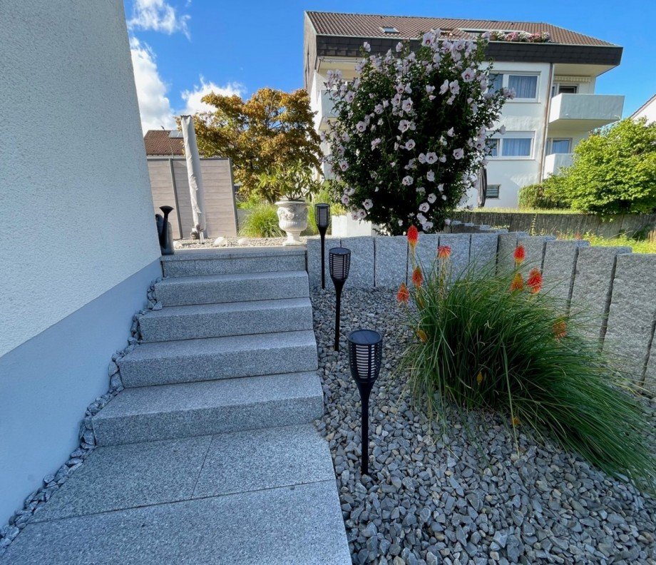 Weg zur Terrasse Erdgeschosswohnung Eislingen/Fils