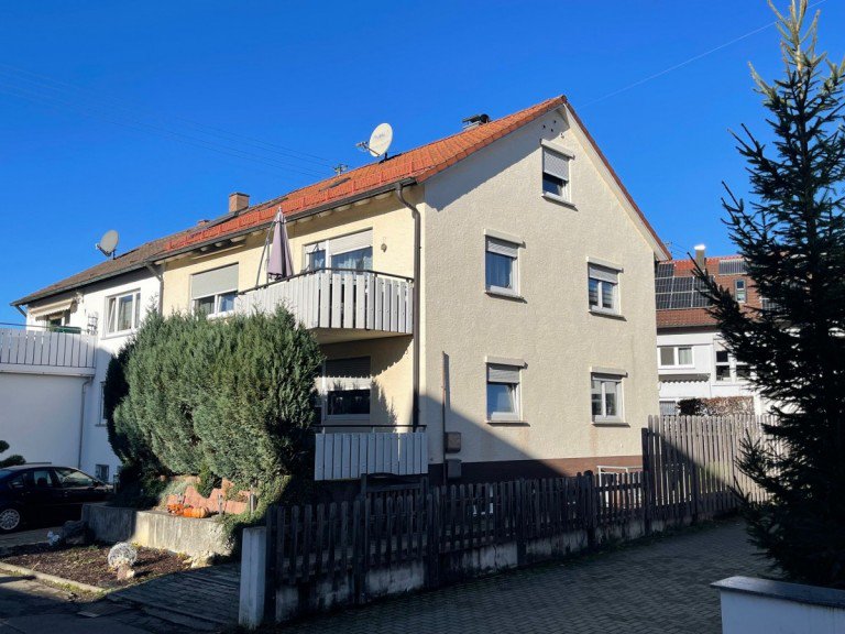 Ansicht Donzdorf Zweifamilienhaus Gro�z�gige Zweifamilien - Doppelhaush�lfte mit gepflegtem Garten in ruhiger Wohnlage!