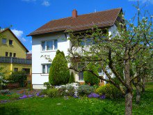 Ansicht Sehr gepflegtes Zweifamilienhaus mit herrlichem Garten!