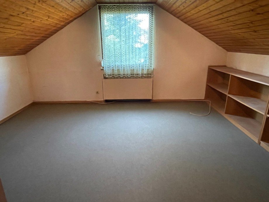 Kind DG Einfamilienhaus Schlat