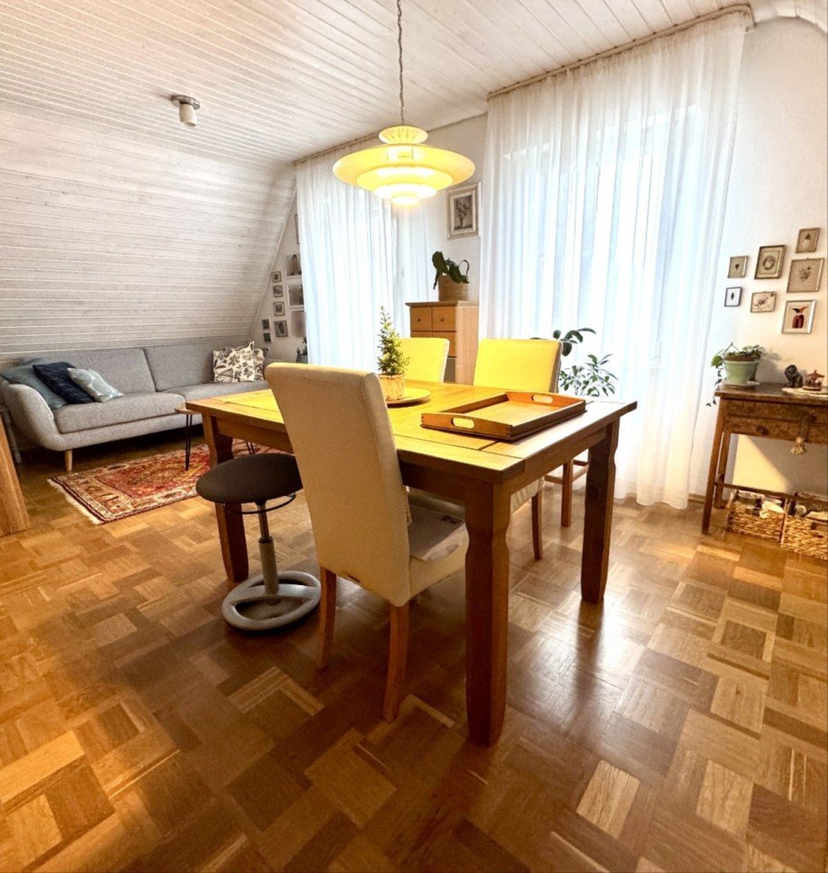 Wohnen / Essen DG Einfamilienhaus Salach