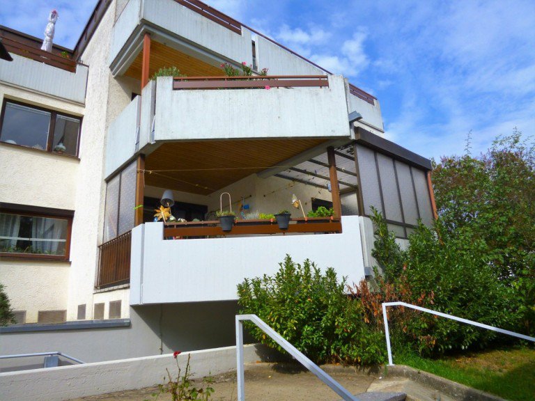 Ansicht G�ppingen-St.Gotthardt Erdgeschosswohnung Gro�z�gige 3,5-Zimmer-Eigentumswohnung im Erdgeschoss mit eigenem Eingang und sonnigem Balkon!