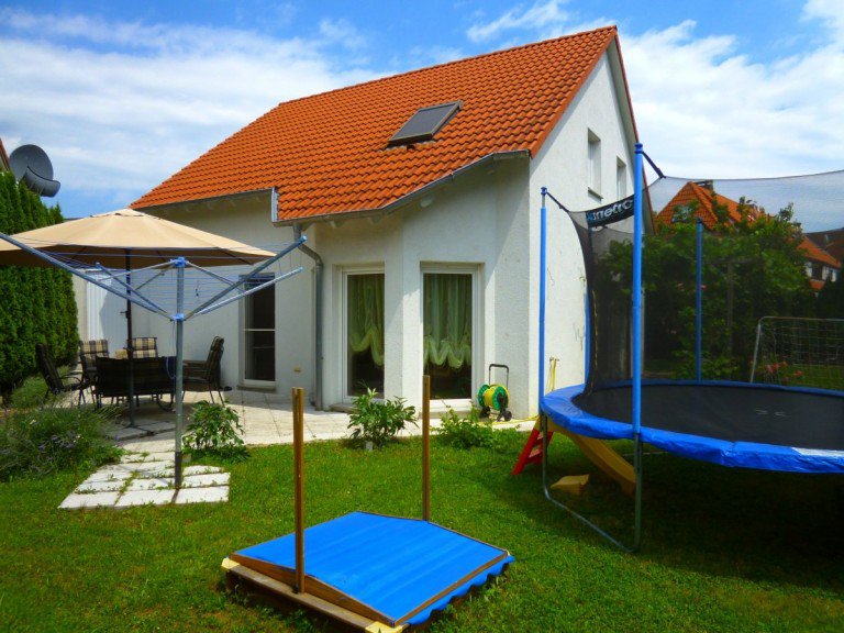 Ansicht Salach Einfamilienhaus Modernes Einfamilienhaus mit sch�nem Garten !
