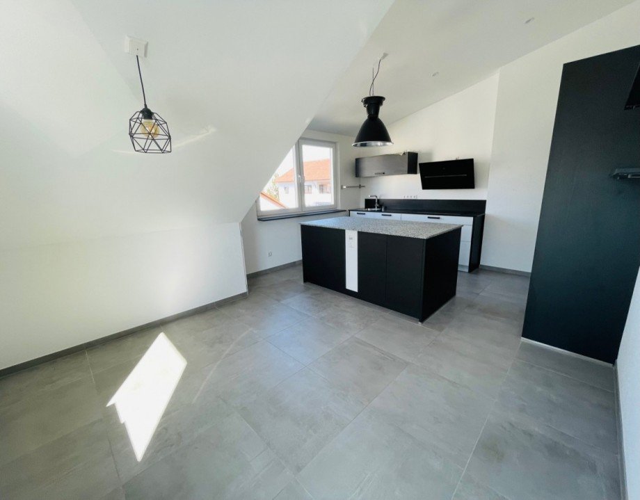 Essk�che Dachgeschosswohnung Salach
