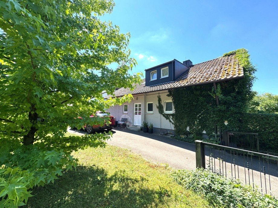 Ansicht mit Einfahrt Einfamilienhaus S��en