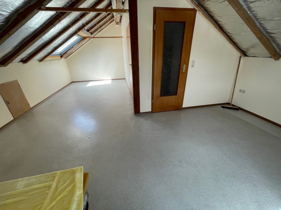 ausbaubare B�hne Doppelhaush�lfte Eislingen/Fils