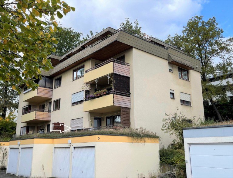  Salach Erdgeschosswohnung 3,5-Zimmer-Eigentumswohnung mit gro�z�gigem Balkon und Einzelgarage!