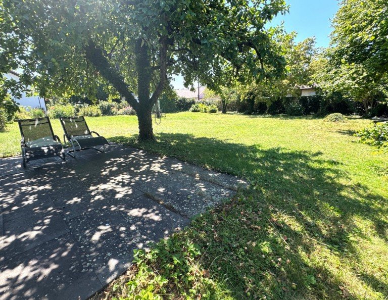 Terrasse und Garten S��en Einfamilienhaus Ein herrliches Anwesen mit weitl�ufigem Garten in bevorzugter Lage!