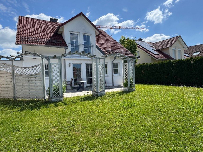 Ansicht Salach Einfamilienhaus Modernes Einfamilienhaus mit Garten und Garage in bevorzugter Lage!