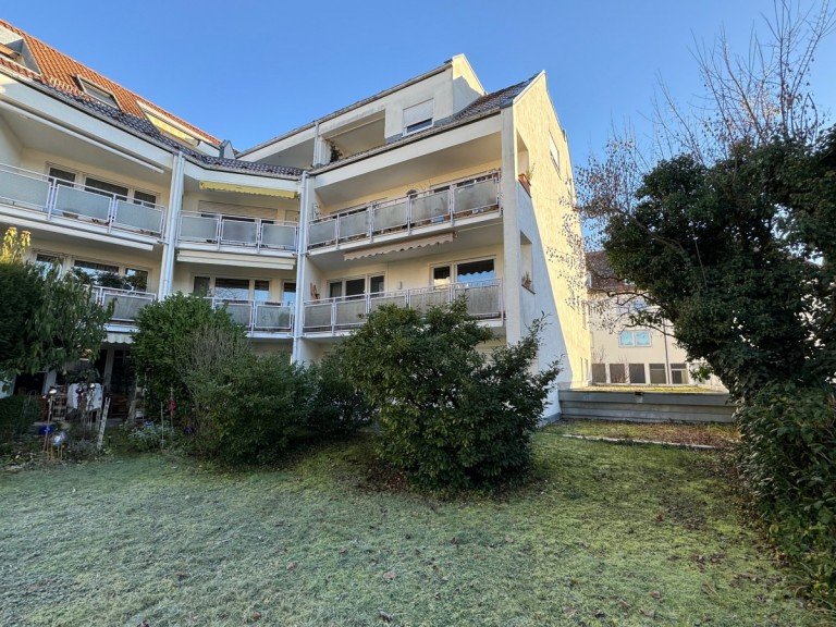 Ansicht G�ppingen Erdgeschosswohnung Erdgeschosswohnung mit 6 Zimmern und sonniger Terrasse in zentrumsnaher Lage!