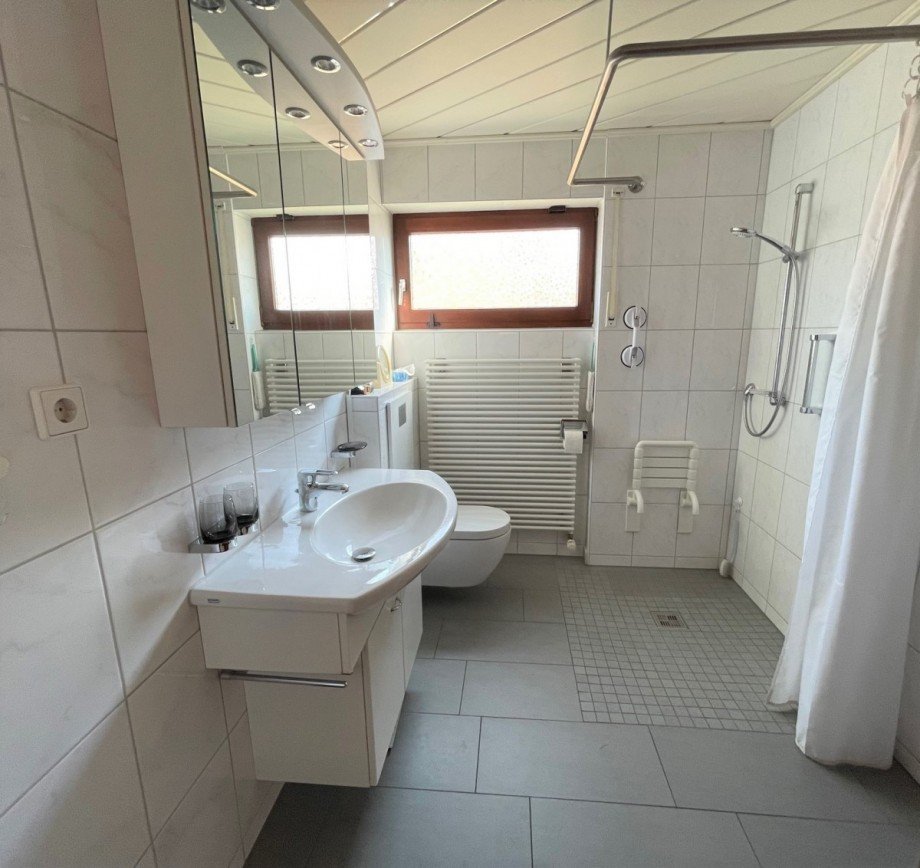 Bad Zweifamilienhaus S��en