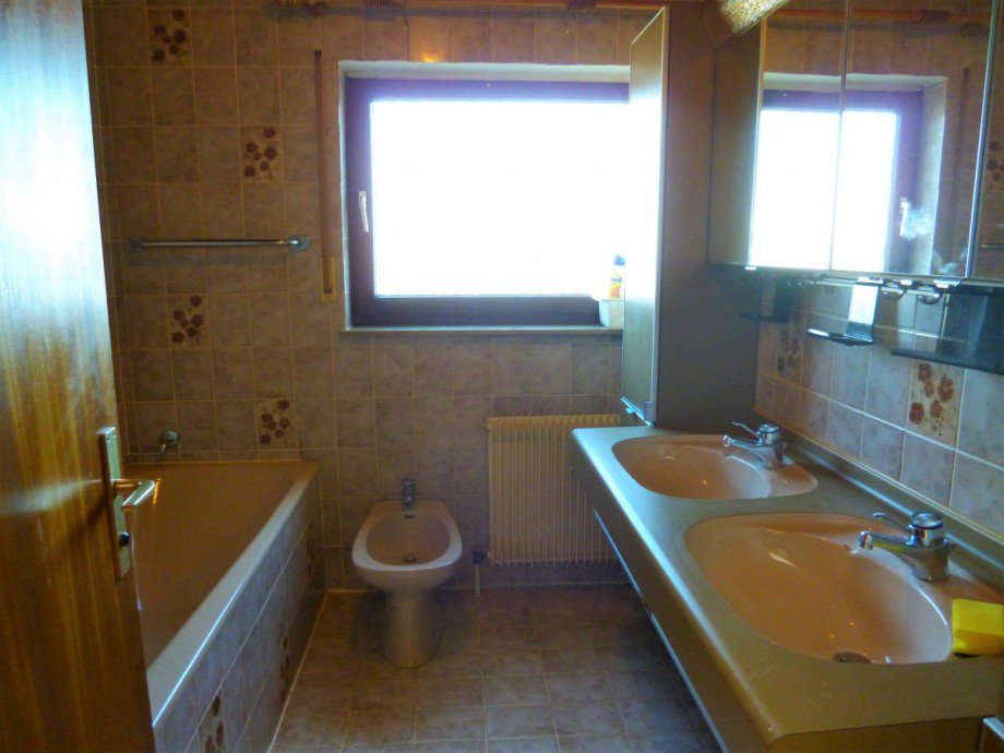 Bad Dachgeschosswohnung Heiningen