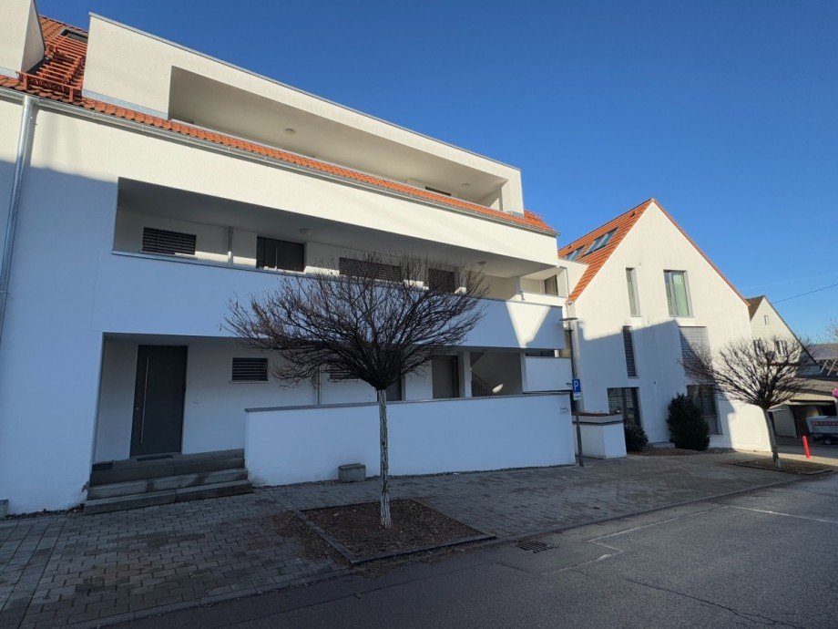 Ansicht und Eingang Etagenwohnung Bad �berkingen