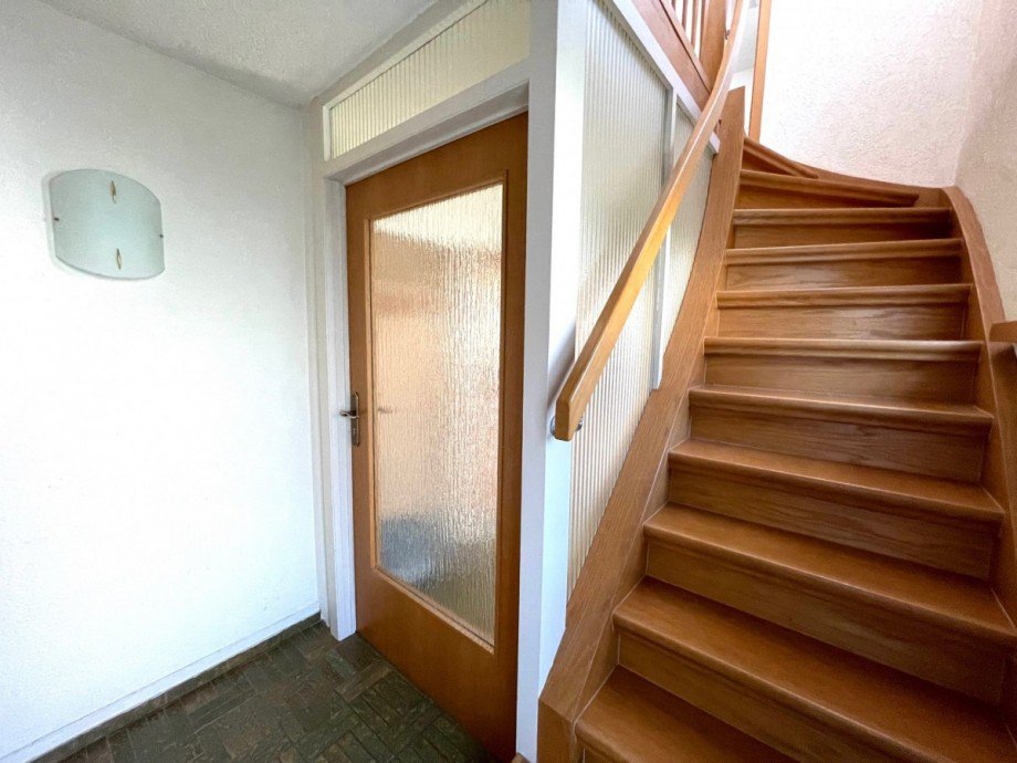 Treppenhaus Doppelhaush�lfte G�ppingen