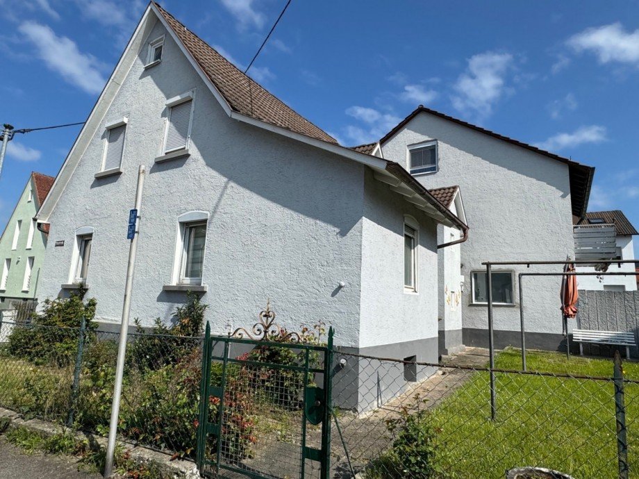 Ansicht mit Garten Einfamilienhaus Salach
