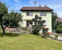 Ansicht Freistehendes Einfamilienhaus mit herrlicher Aussicht und sch�nem Garten!