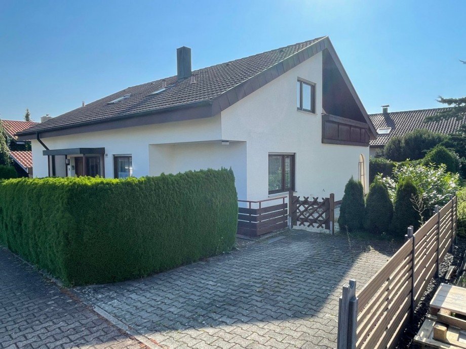 Stellplatz Zweifamilienhaus S��en