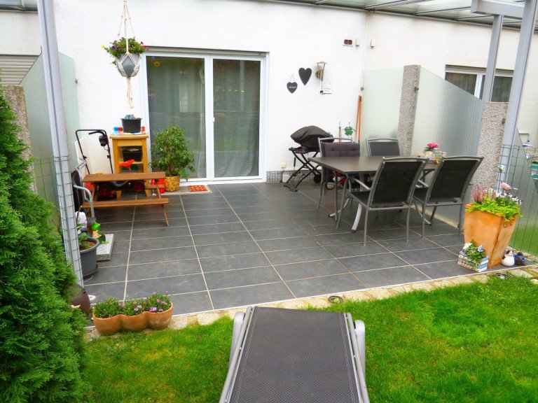 Terrasse G�ppingen-Bartenbach Reihenmittelhaus Ein tolles Familienheim mit 5,5 Zimmern und Einzelgarage!