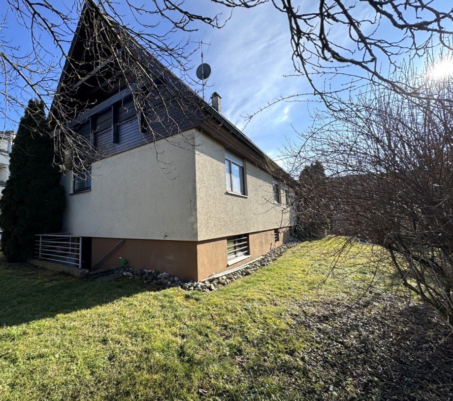 Ansicht und Garten Einfamilienhaus Salach