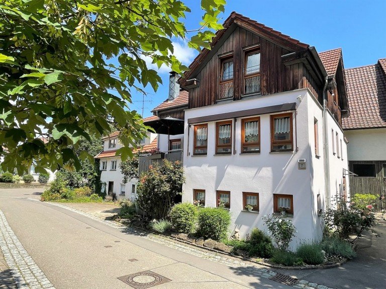 Ansicht G�ppingen Einfamilienhaus Ein Haus mit Charme in G�ppingen-Holzheim!