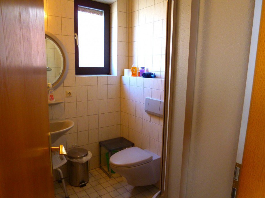 Dusche / WC im 1. OG Mehrfamilienhaus Ottenbach