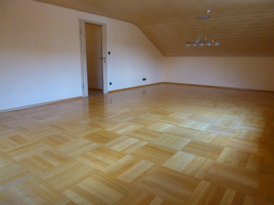 Wohnen/Essen Dachgeschosswohnung Bad �berkingen