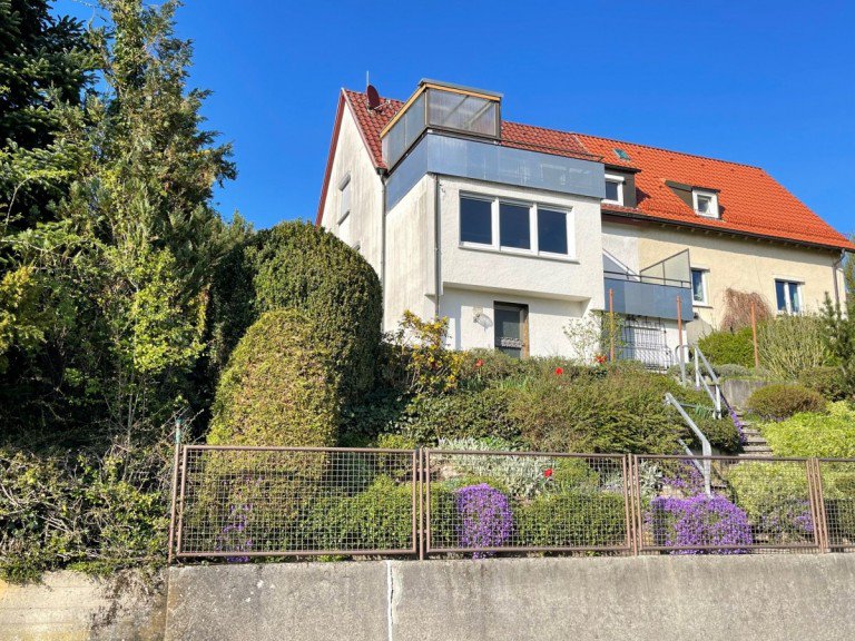Ansicht G�ppingen Doppelhaush�lfte Doppelhaush�lfte mit herrlichem Garten und 2 Garagen!