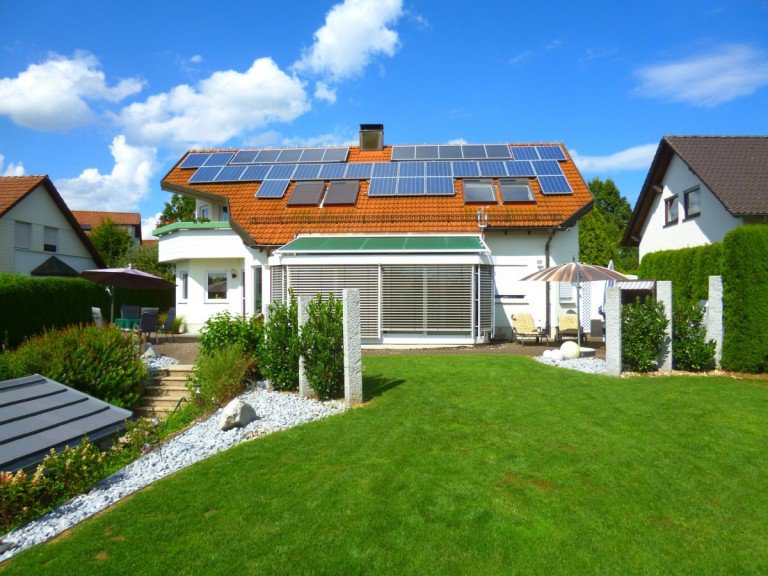 Ansicht Ottenbach Zweifamilienhaus Exklusives Ein-/Zweifamilienhaus mit Weitblick und herrlichem Garten!