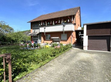 Hauptbild Freistehendes Zweifamilienhaus mit herrlichem Garten am Fu�e von Burg Staufeneck!